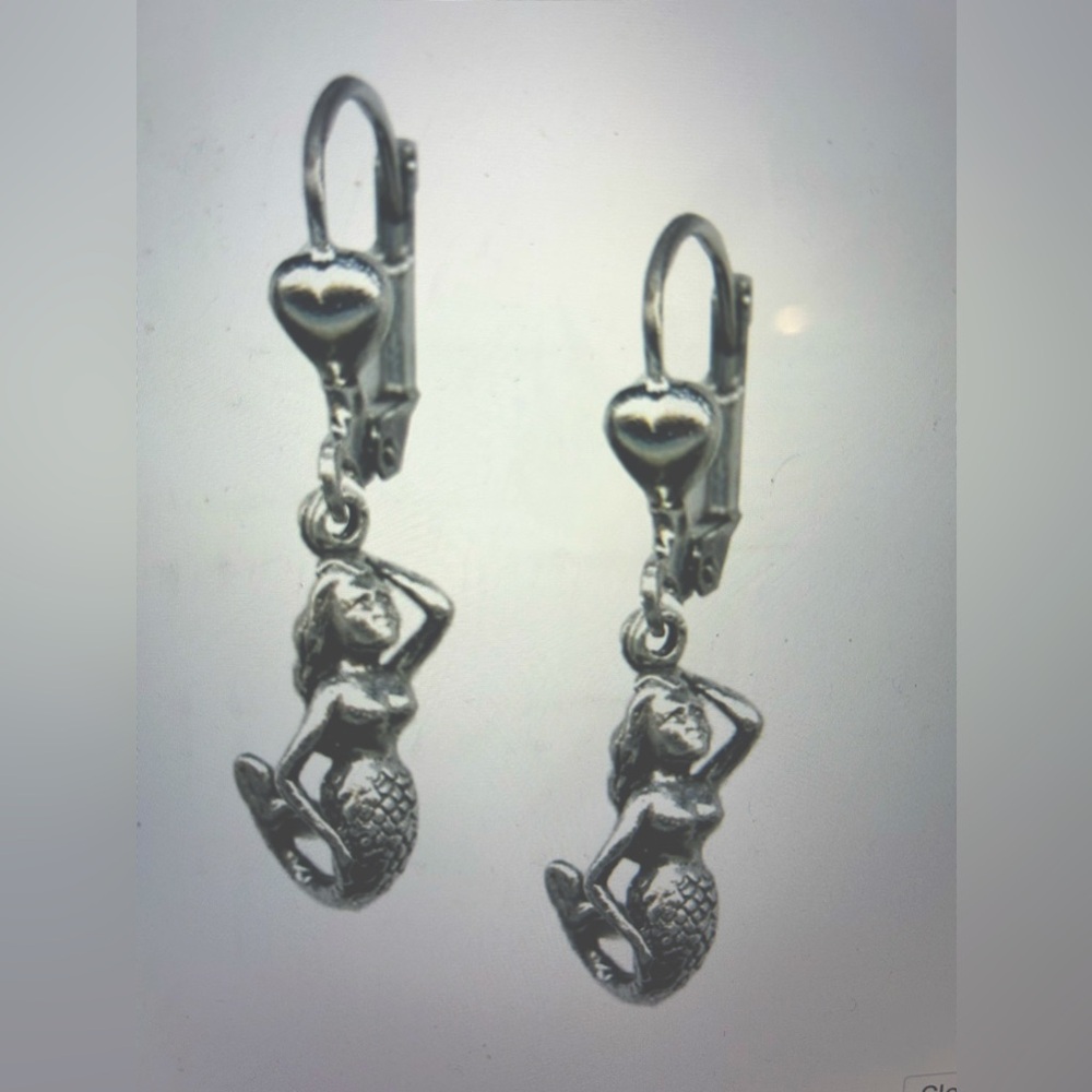 Brand new dangle mermaid earrings w/ style tag  Super cute.